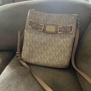 Micheal Kors crossbody